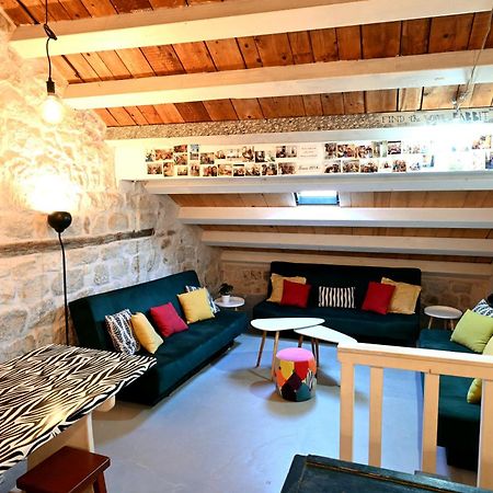 White Rabbit Hostel Hvar Town Exteriör bild