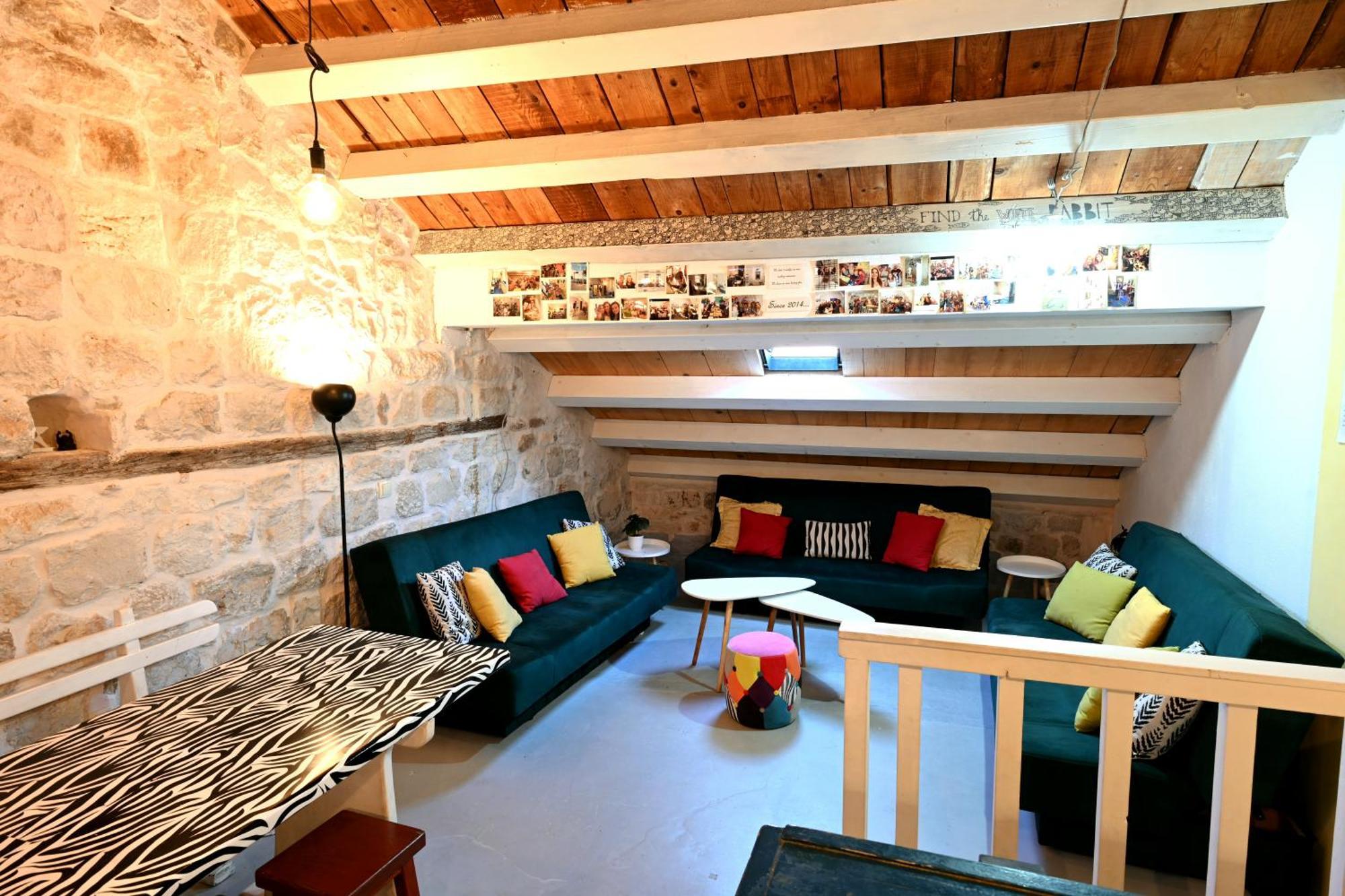 White Rabbit Hostel Hvar Town Exteriör bild