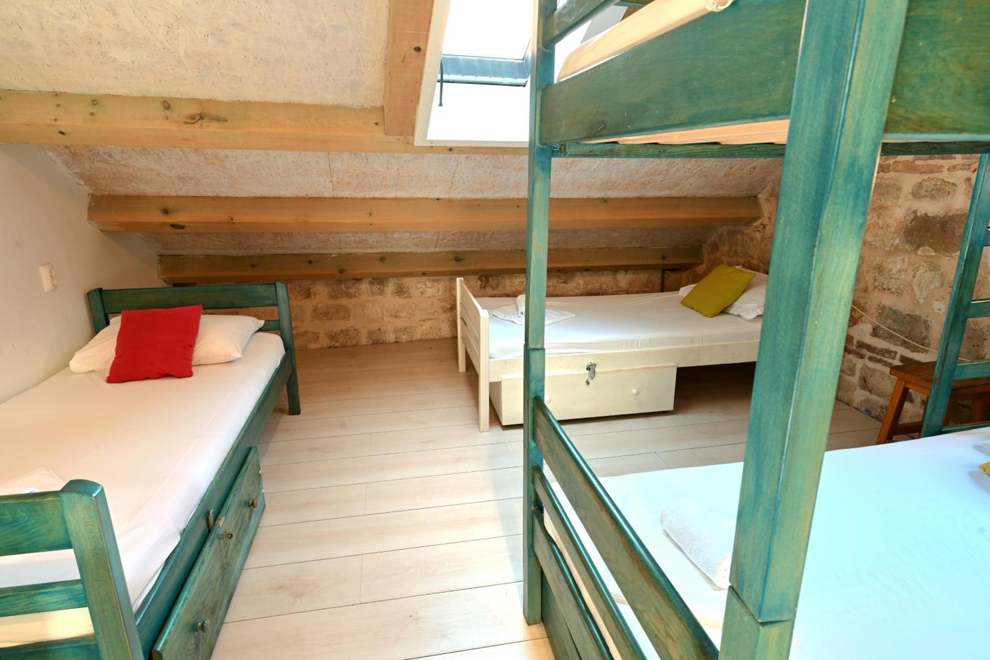 White Rabbit Hostel Hvar Town Exteriör bild