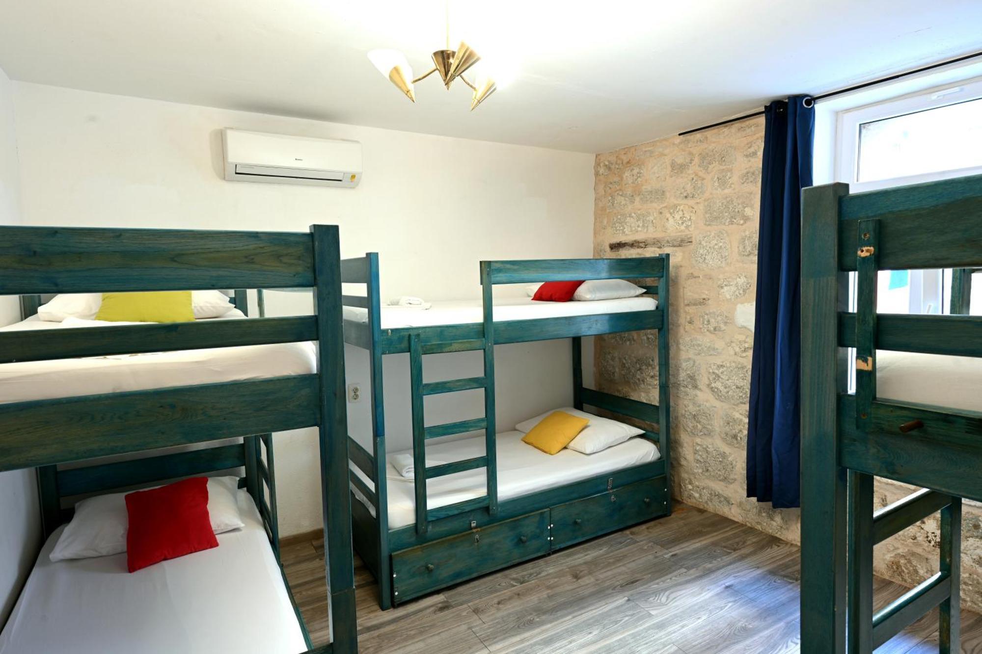 White Rabbit Hostel Hvar Town Exteriör bild